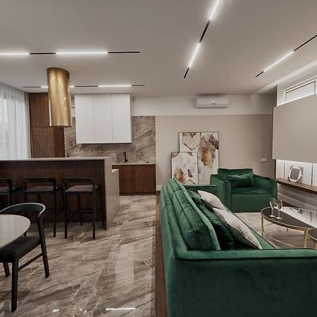 Kostjukowski Apartments Avalon リヴィウ エクステリア 写真