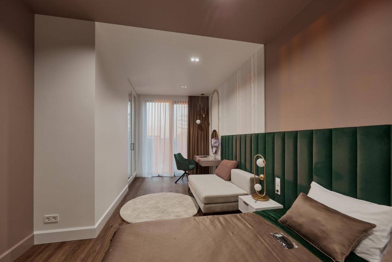 Kostjukowski Apartments Avalon リヴィウ エクステリア 写真