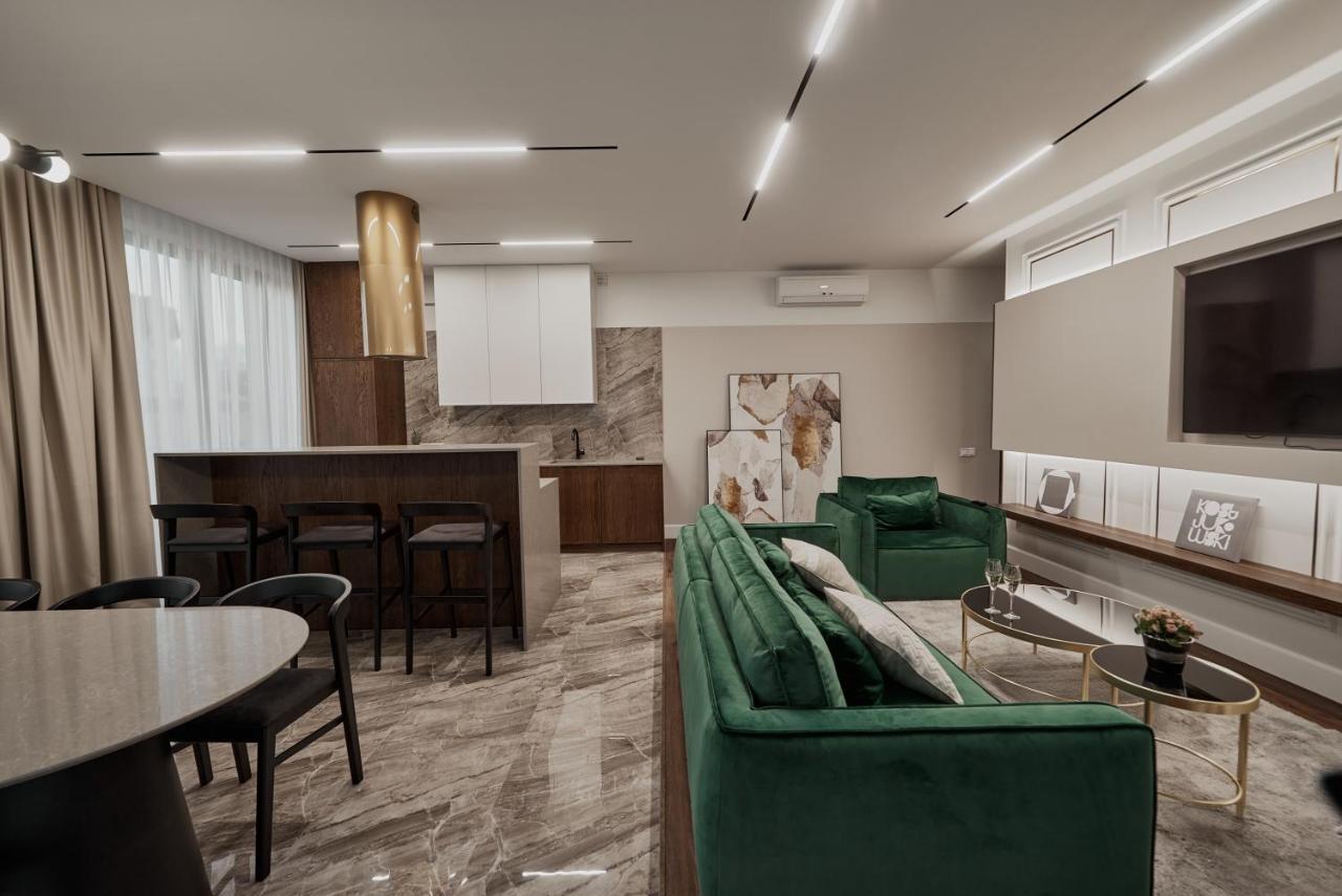 Kostjukowski Apartments Avalon リヴィウ エクステリア 写真