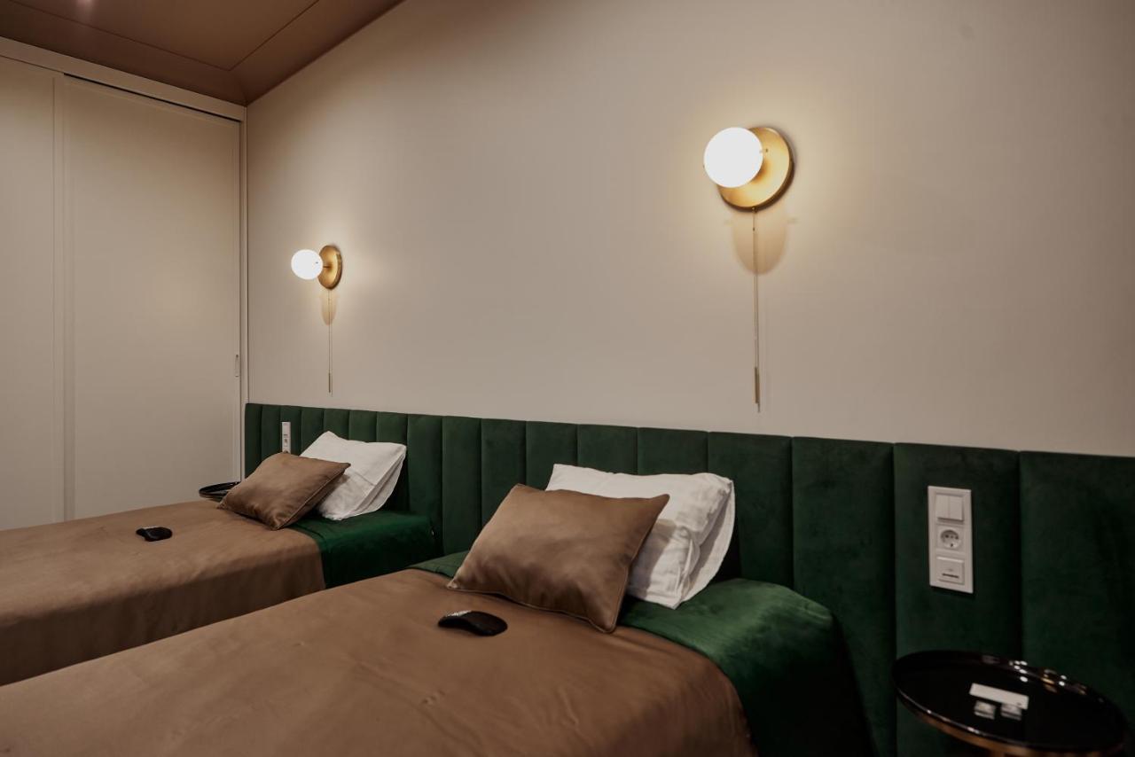 Kostjukowski Apartments Avalon リヴィウ エクステリア 写真