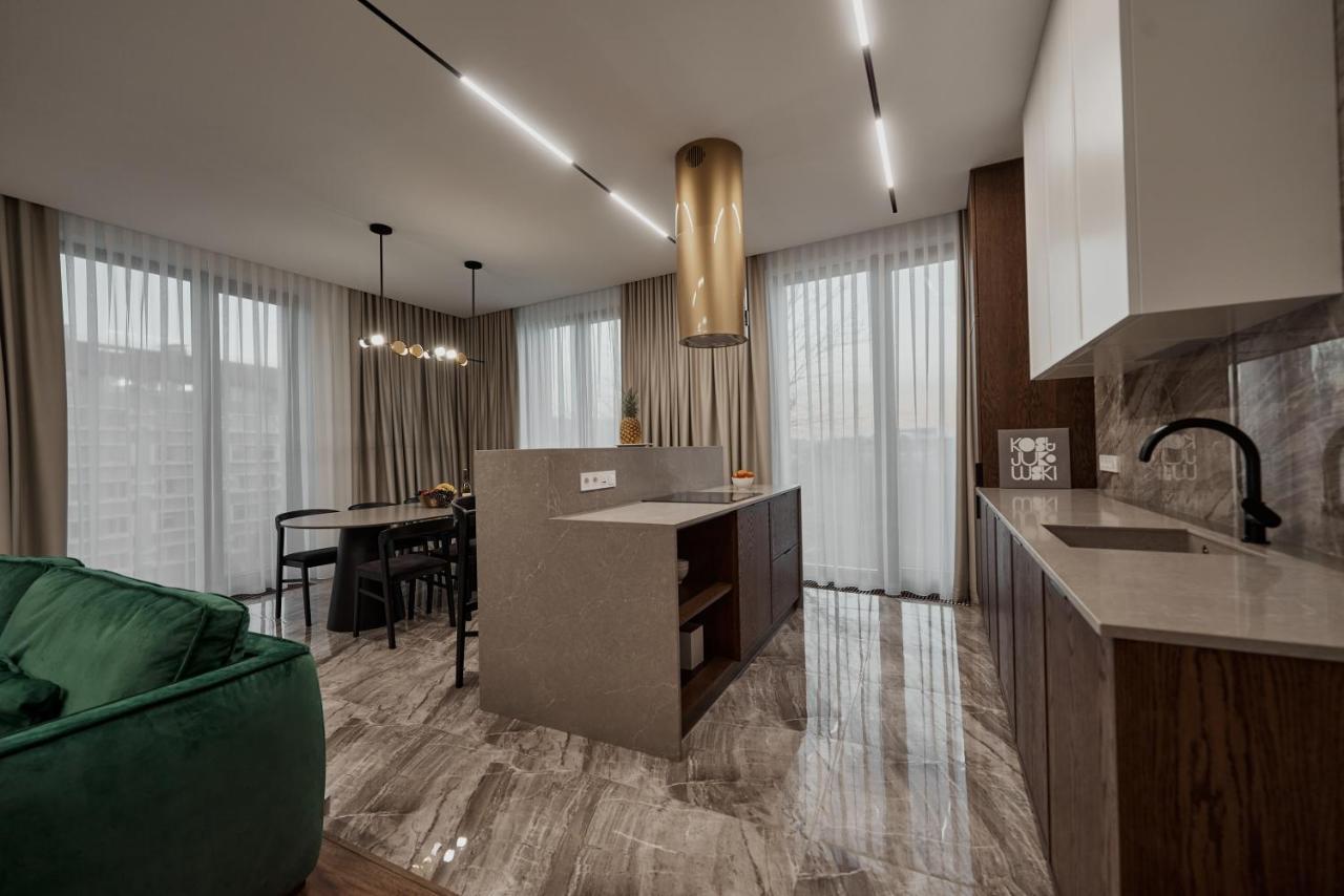 Kostjukowski Apartments Avalon リヴィウ エクステリア 写真