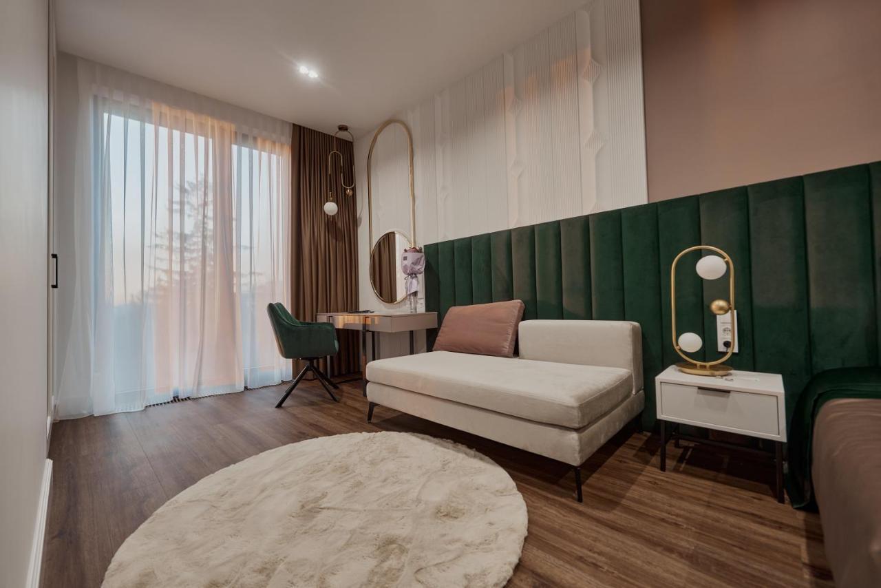 Kostjukowski Apartments Avalon リヴィウ エクステリア 写真